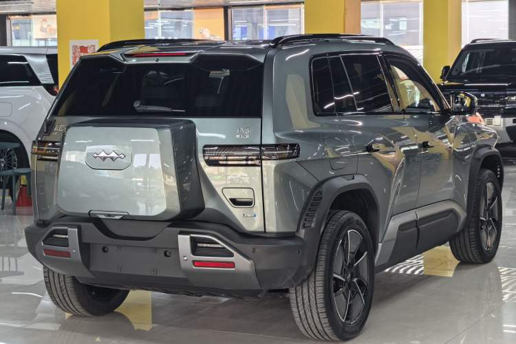 Used Formula Leopard Titanium 3 2025 501KM All-Wheel Drive Intelligent Driving Ultra Version
