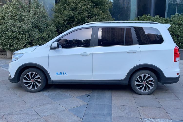 Used Jinbei 750 2016 1.5L Flagship Edition
