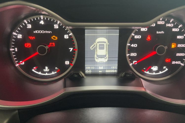 Used Geely Auto Emgrand X7 Sport 2018 2.0L Manual Two-Wheel Drive Zhiya Version
