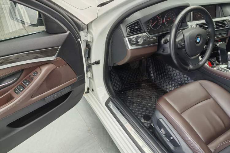 Used BMW 5 Series 2014 525Li Luxury Design Package