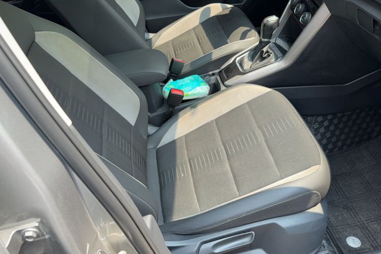 Used Volkswagen T-ROC 2020 230TSI DSG Two-Wheel Drive Advanced Version Right Front Seat