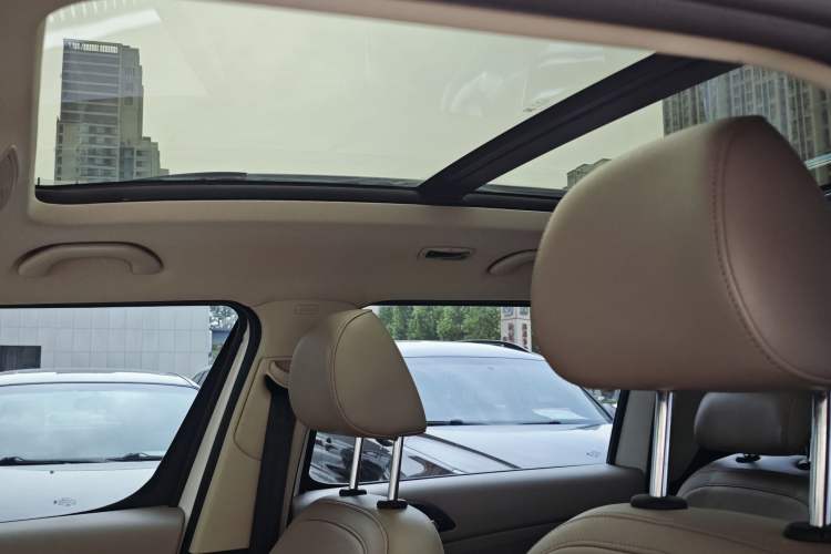 Used Skoda Yeti 2014 1.8TSI DSG Polar Edition Interior 6