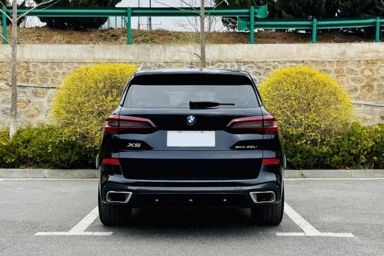 Used BMW X5 2022 xDrive 40Li M Sport Package
