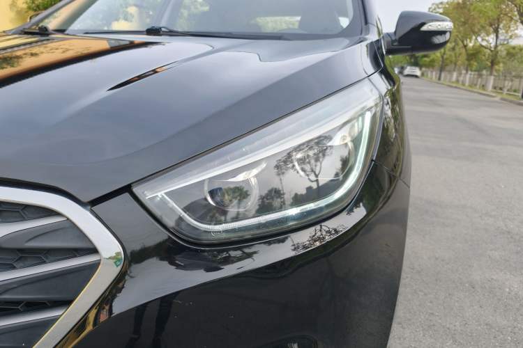 Used Hyundai ix35 2015 2.0L Automatic 2WD Smart Type China IV Left Front Headlight