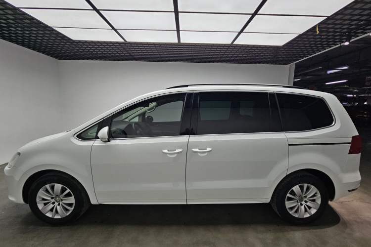 Used Volkswagen Sharan 2013 1.8TSI Standard Model
