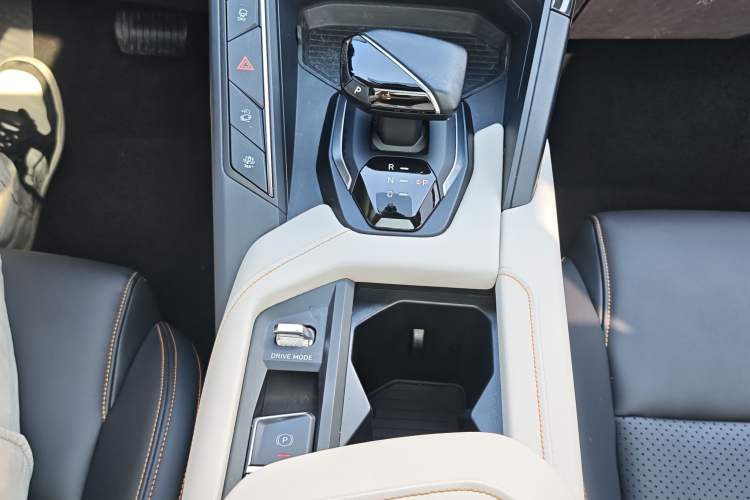 Used Lynk & Co 06 EM-P 2020 PHEV Plus Interior 5