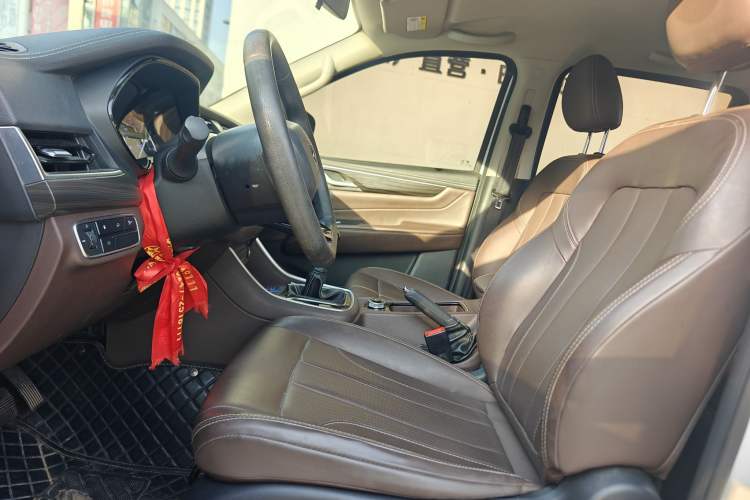 Used Dongfeng Ruichi 7 2022 2.3T Manual 4x4 Diesel Standard Version with Long Cargo Bed and Flatbed M9T