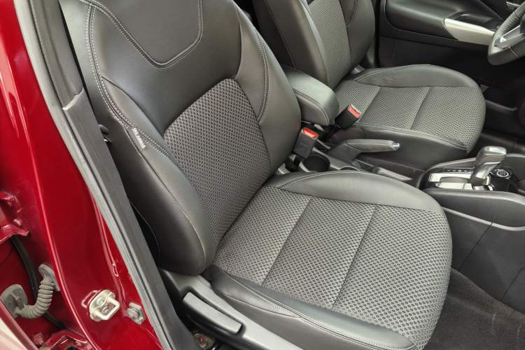 Used Nissan Kicks 2019 1.5L CVT Smart Connect Luxury Edition