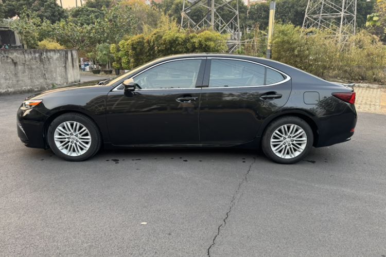Used Lexus ES 2016 200 Midnight Special Limited Edition
