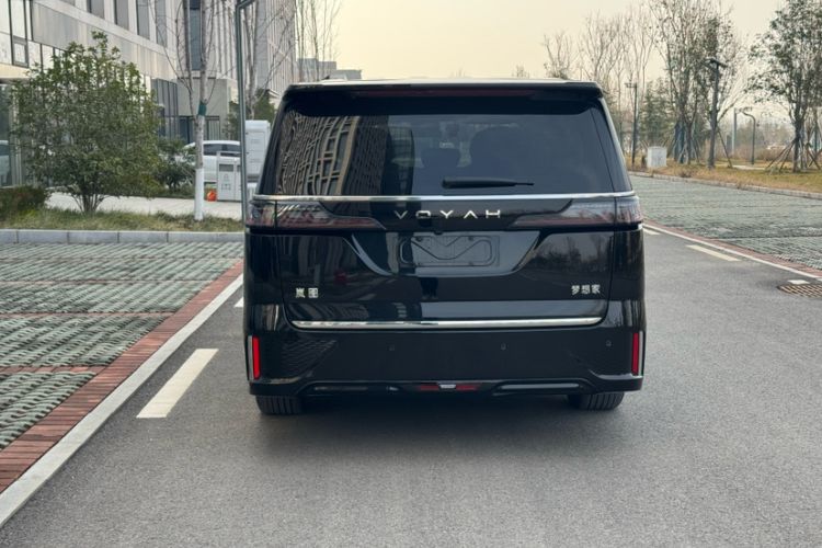 Used VOYAH Dream 2025 EV Four-Wheel Drive Prestige Kunpeng Edition