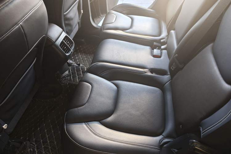 Used Jeep Cherokee 2020 2.0L Two-Wheel Drive Classic Sports Edition