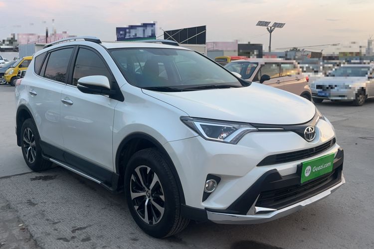 Used Toyota RAV4 2016 2.0L CVT Two-Wheel Drive Fashion Edition China V Standard Exterior 2