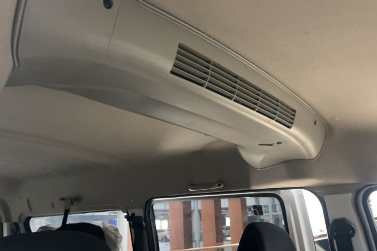 Used Jinbei Gold Hiace M Classic 2024 1.5L Engineering Lion Passenger Vehicle 6 Seats