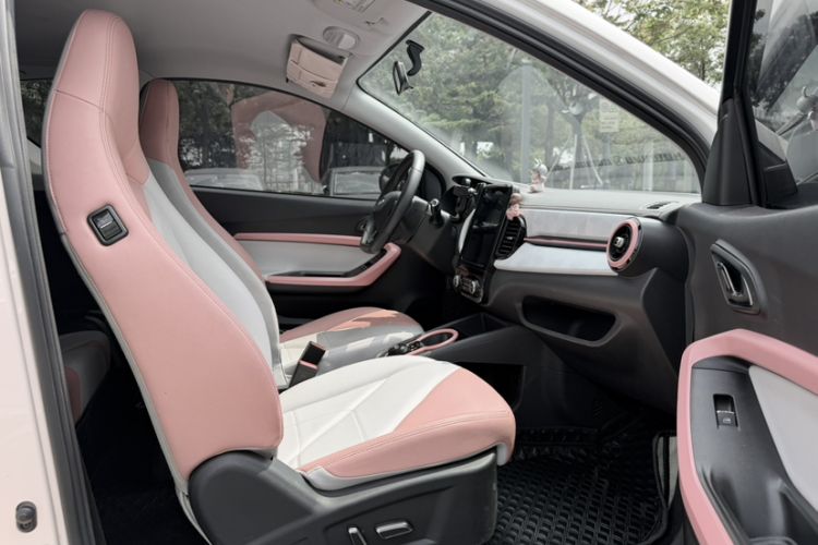 Used Chery Little Ant 2022 Sweet Pink Edition Half-Sugar Version Lithium Iron Phosphate 29.2 kWh 30 kW 301 km