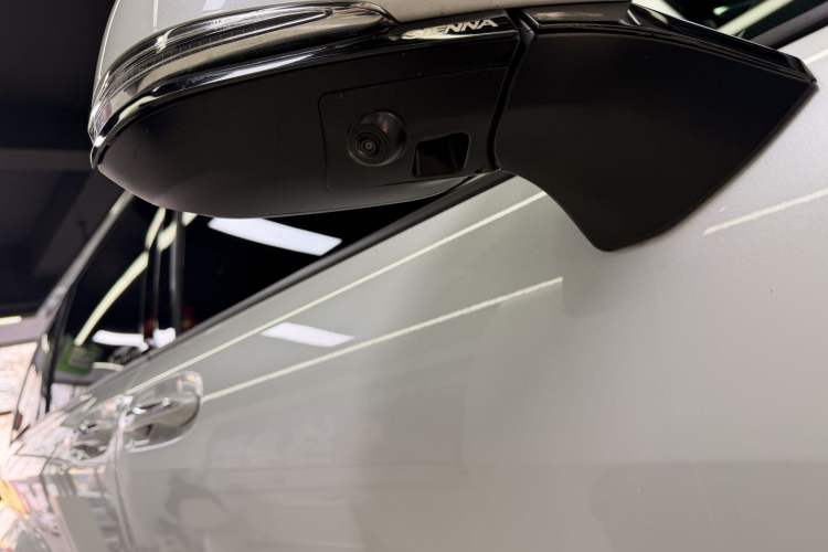 Used Toyota SIENNA 2024 2.5L Hybrid Four-Wheel Drive Luxury Edition Exterior 6