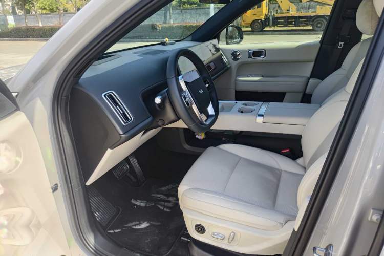 Used Li Auto L6 2025 Max Smart Refresh Edition
