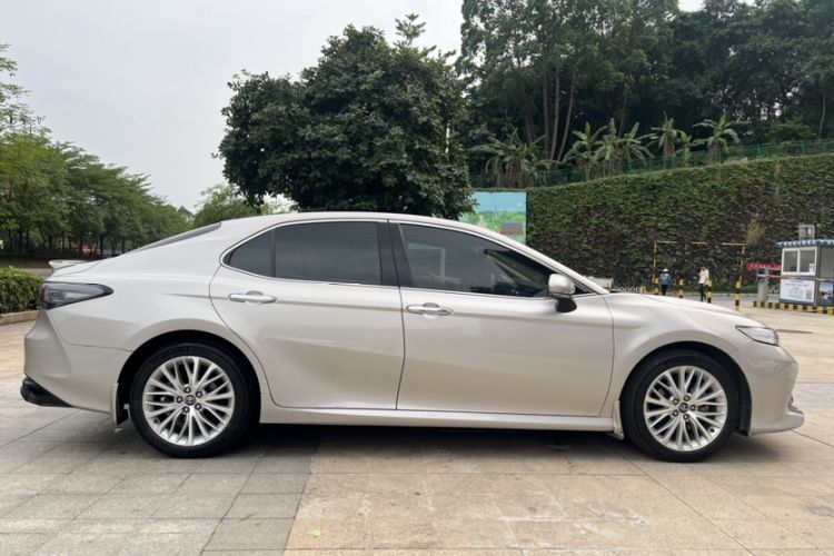 Used Toyota Camry 2019 Revised Version 2.5G Luxury Edition Exterior 9
