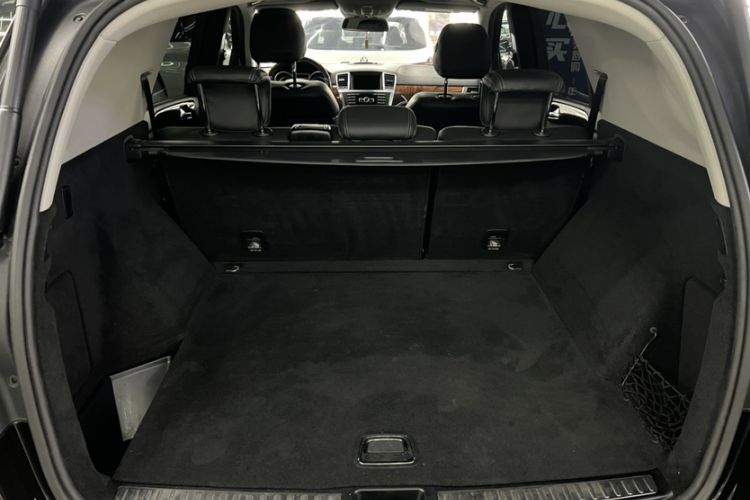 Used Mercedes-Benz M-Class 2014 ML 400 4MATIC Luxury Model Interior 7