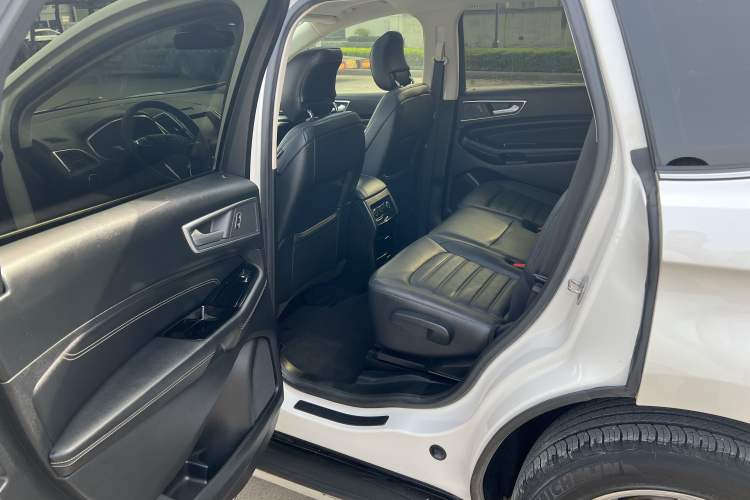 Used Ford Edge 2015 2.0T GTDi 4x4 High-Grade Model
