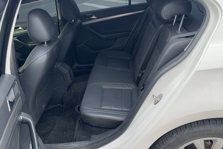 Used Volkswagen Lavida 2015 1.6L Automatic Comfort Edition