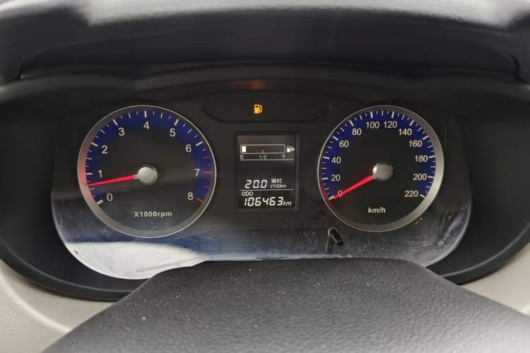 Used Venucia R50 2015 1.6L Manual Fashion Edition Odometer Close Up