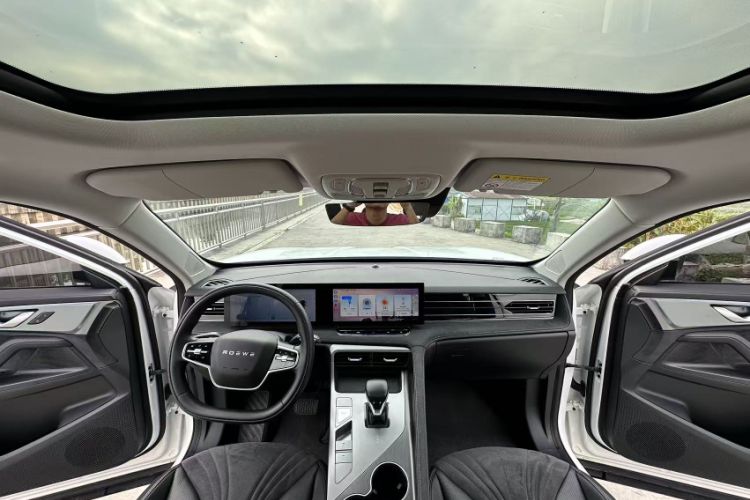 Used Roewe D5X DMH 2024 135 Tech Edition