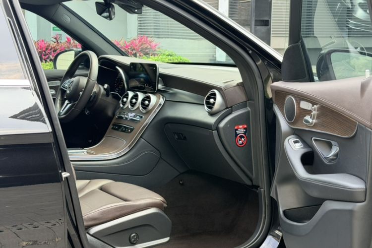 Used Mercedes-Benz GLC 2022 Facelift GLC 260 L 4MATIC Luxury Edition Interior 1