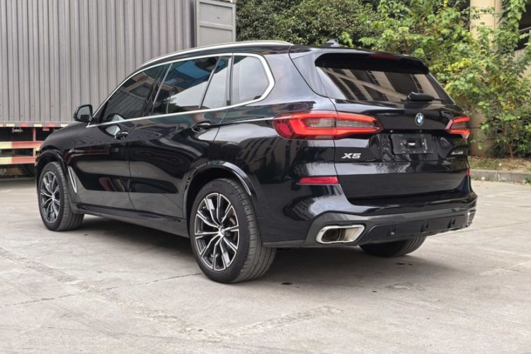 Used BMW X5 2022 xDrive 30Li Luxury M Sport Package