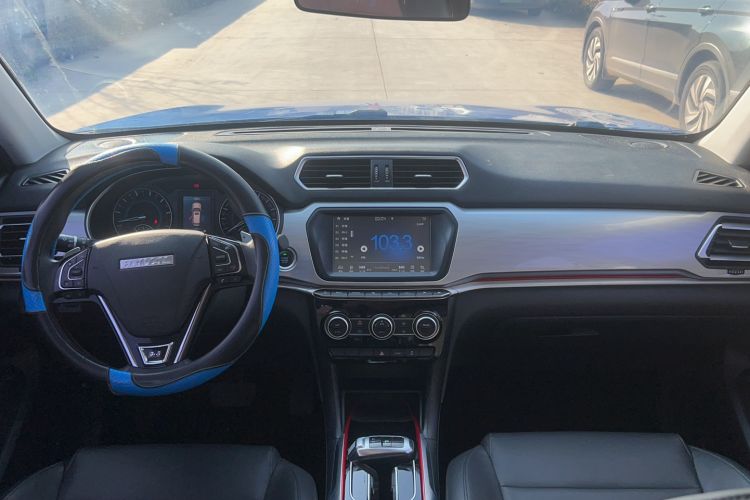 Used Haval H2 2018 Chuanxiang Edition Blue Badge 1.5T Dual-Clutch Two-Wheel Drive Fashionable Model