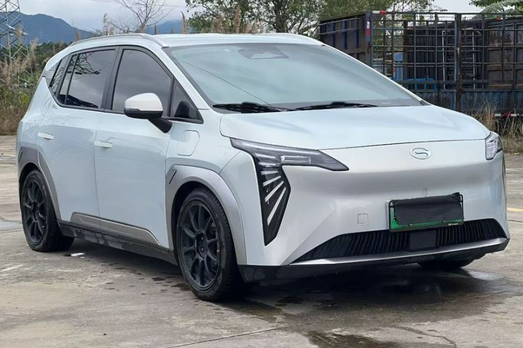 Used AION Y 2023 Younger
