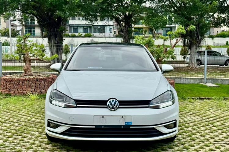 Used Volkswagen Golf 2020 Zhiai Edition 200TSI DSG Comfortable & Ambitious Version Exterior 5