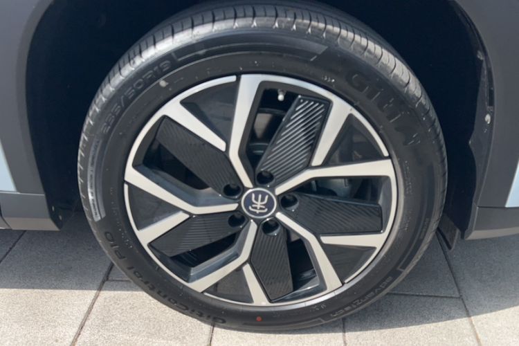 Used BYD Song L DM-i 2025 Intelligent Driving Version 160 km Beyond-Range Type Exterior 6