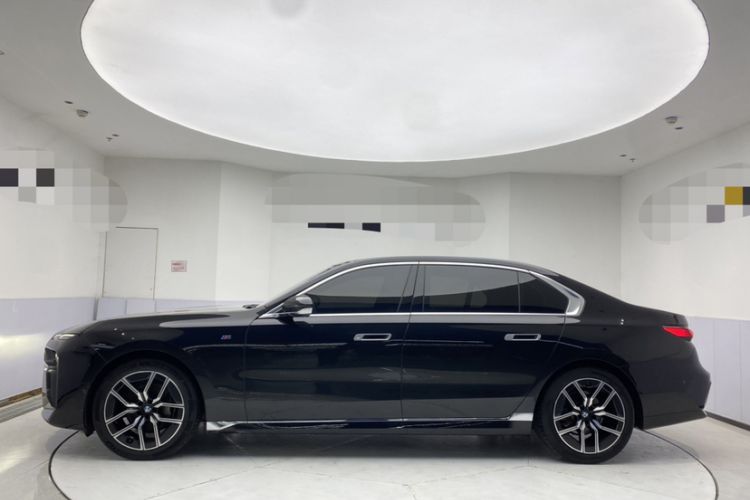 Used BMW 7 Series 2023 735Li M Sport Package Exterior 4