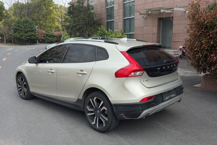 Used Volvo V40 2018 Cross Country T3 Zhiya Edition Exterior 1