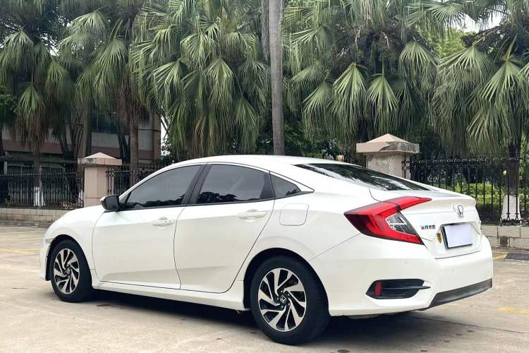 Used Honda Civic 2016 220TURBO CVT Luxury Edition Exterior 8