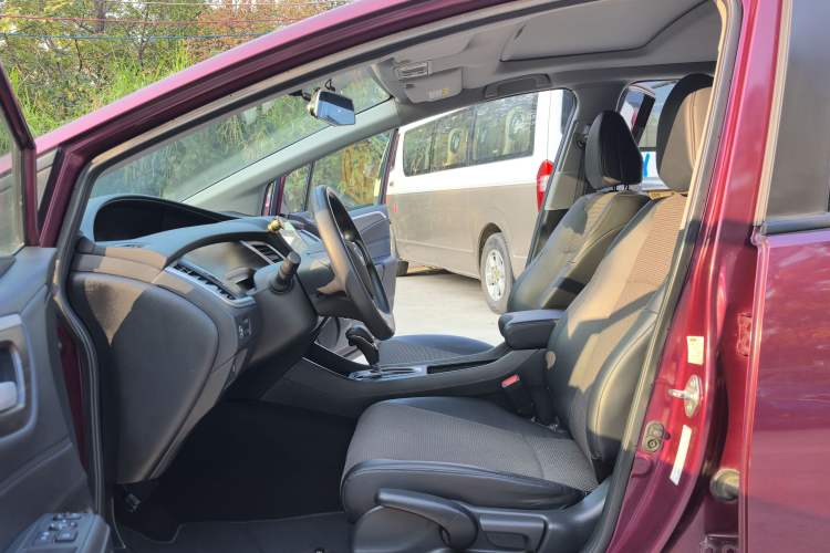 Used Honda Jade 2017 1.8L automatic Comfort version 5 seats
