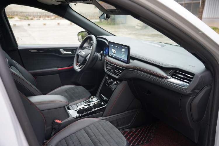 Used Ford Escape 2023 EcoBoost 245 Four-Wheel Drive ST-LINE Pro Trim