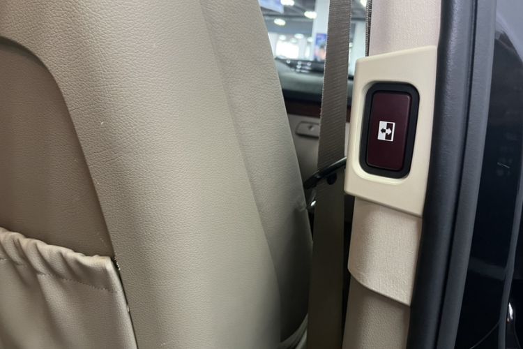 Used Mercedes-Benz Viano 2015 3.0L Partner Edition Exterior 9