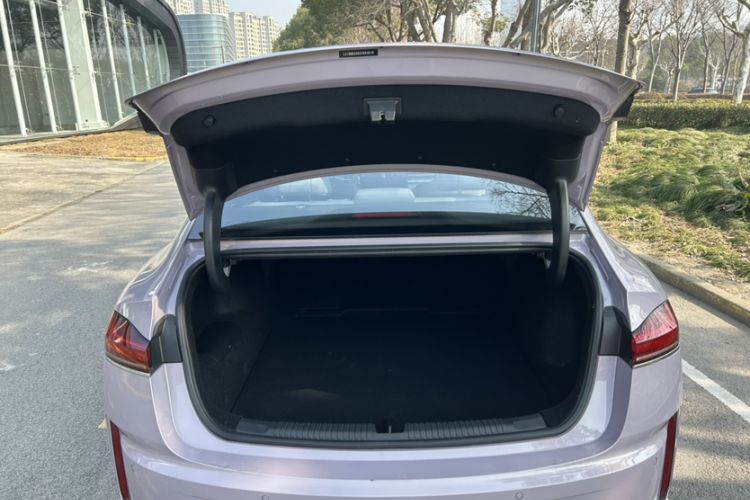 Used Roewe M7 DMH 2025 Model 160km Premium Version
