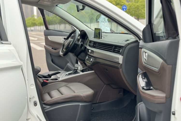 Used FORTHING Joyear X5 2017 1.6L CVT Luxury Model
