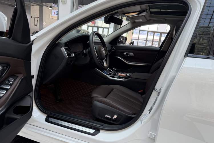 Used BMW 3 Series 2022 320i Sport Package
