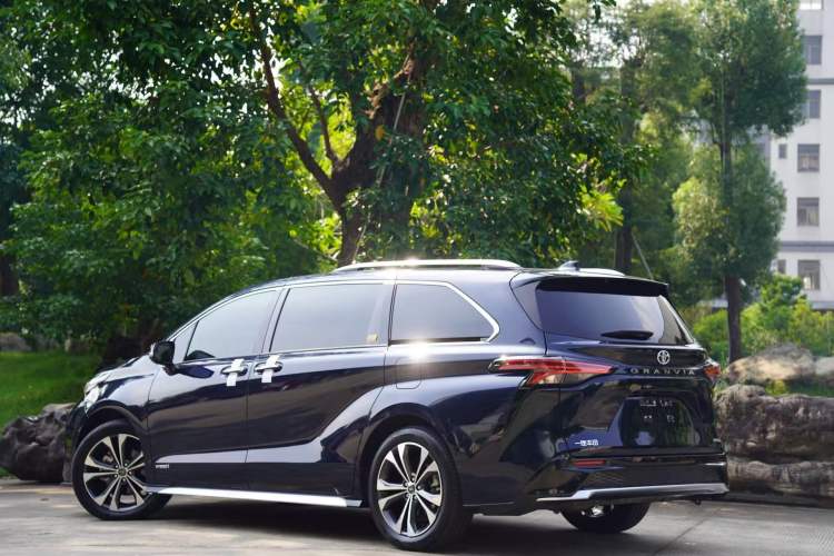 Used Toyota Granvia 2023 2.5L Hybrid Flagship VIP Edition