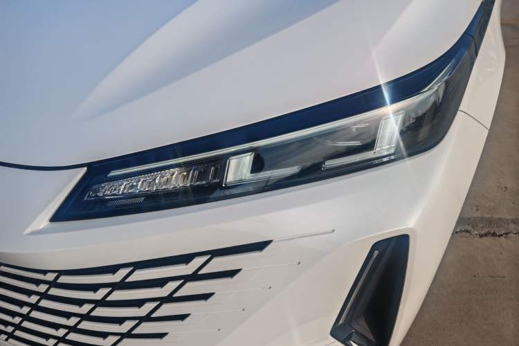 Used CHANGAN Eado DD 2023 Blue Whale NE 1.5T GDI DCT Luxury Edition Left Front Headlight