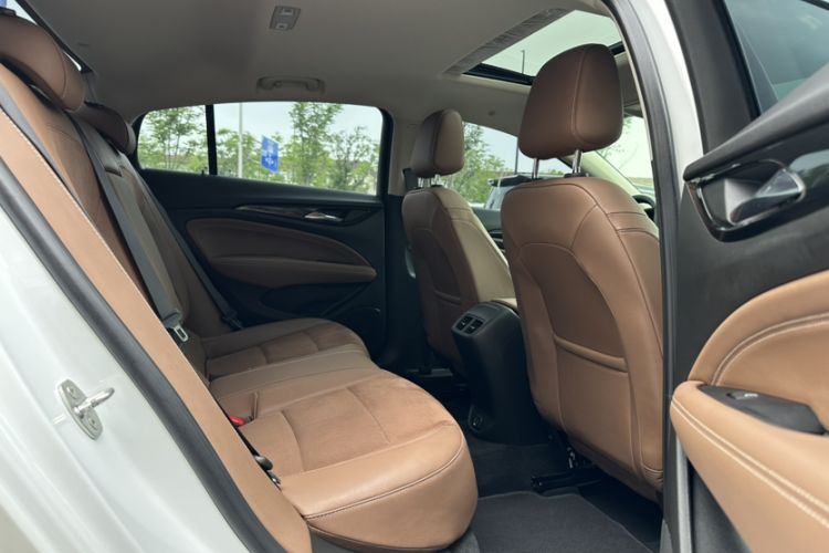 Used Buick Regal 2019 28T Luxury Edition China VI Interior 8