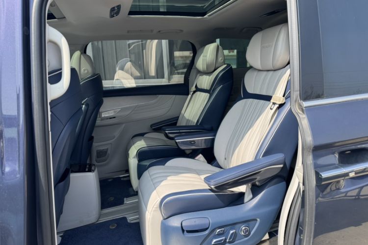 Used Roewe iMAX8 2021 400TGI Supreme Series Prestige Edition
