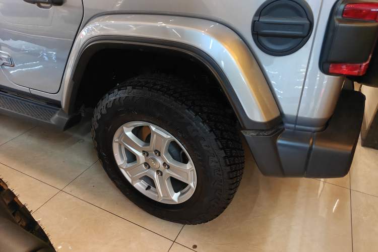 Used Jeep Wrangler 2019 2.0T Sahara 4-Door Version China V Standard Exterior 6