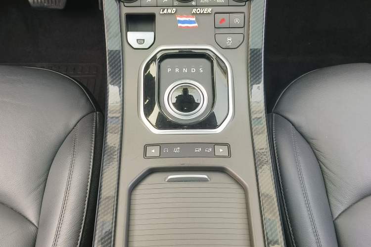 Used Land Rover Range Evoque 2016 2.0T SE Smart Glow Edition Interior 10