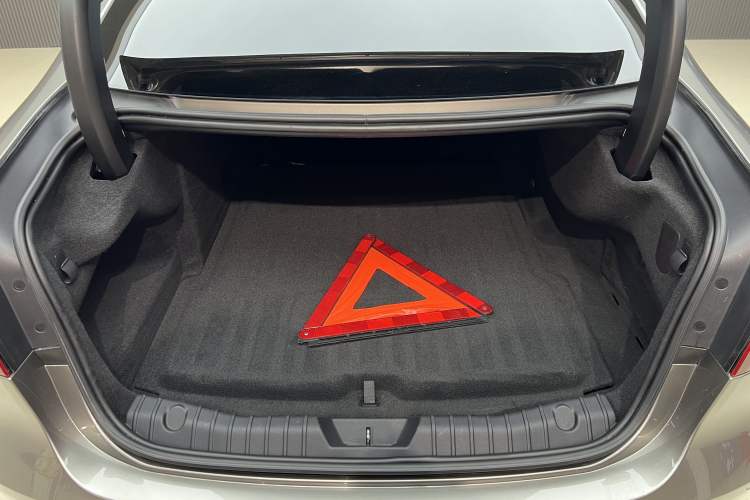 Used Jaguar XFL 2021 XFL 2.0T P250 Two-Wheel-Drive Elite Sport Edition