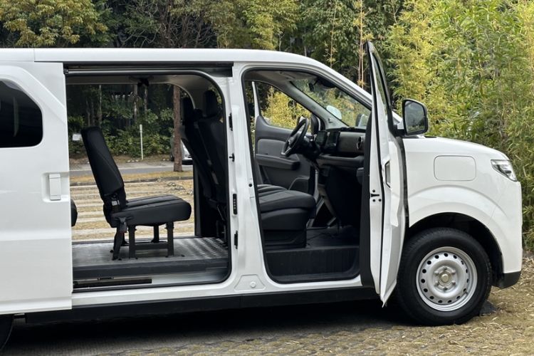 Used Ruichi EC75 2025 Model Passenger Vehicle Smart Driving Ultra-Charging Edition Superior I 52.16 kWh
