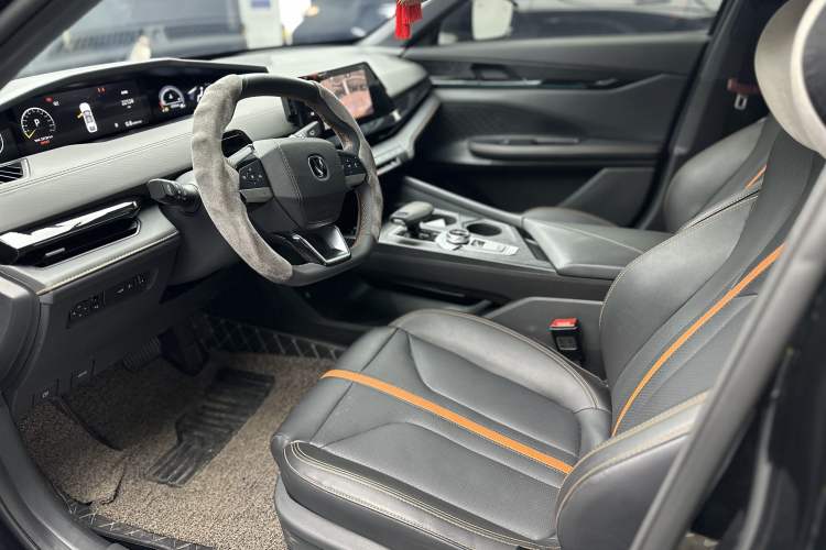 Used CHANGAN UNI-V 2024 1.5T Prestige Edition Interior 4